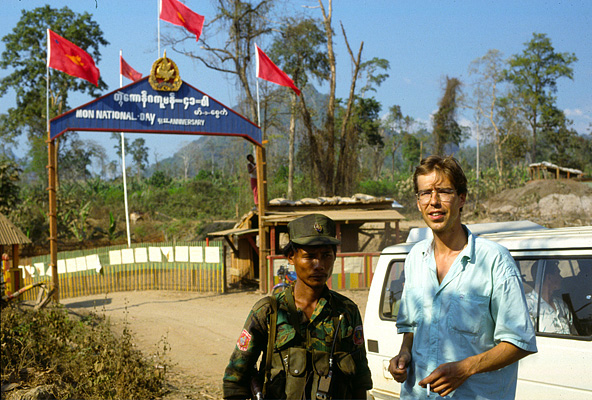 In einem Dschungelcamp der Mon-Guerilla in Burma, 1987